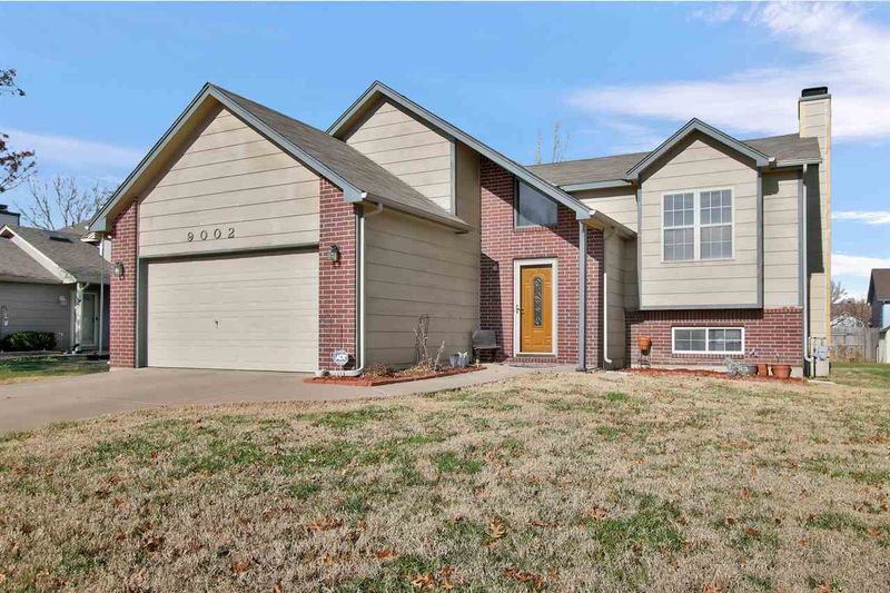 9002 E Scott St, Wichita, KS 67210