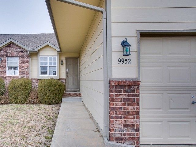 9952 E Kinkaid Cir, Wichita, KS 67207
