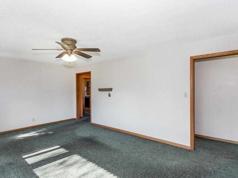 1402 W Haskell St, Wichita, KS 67213