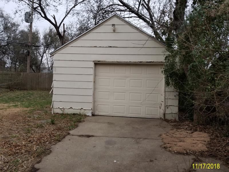 5901 E Bellaire, Wichita, KS 67218