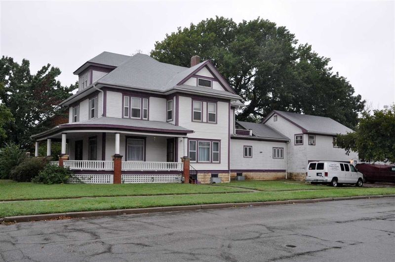 224 E 1st, Newton, KS 67114