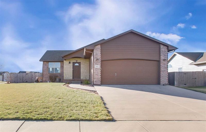 807 E Minneha, Andover, KS 67002