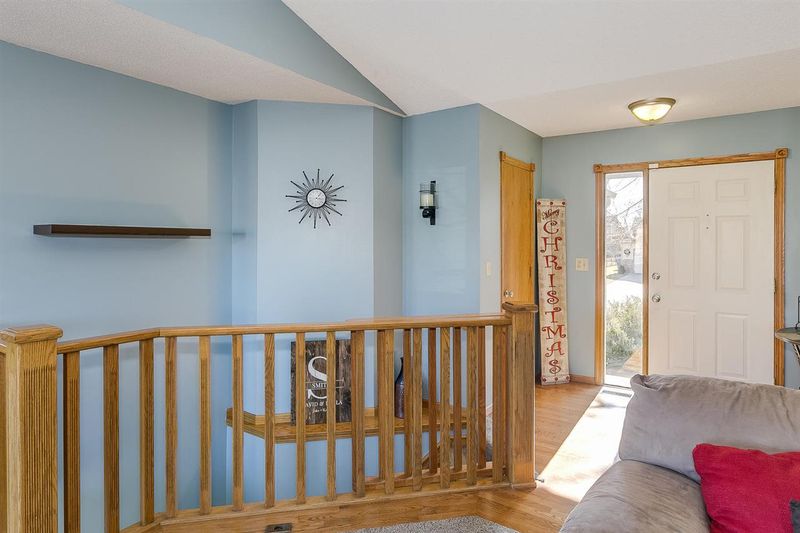 4549 N Eagle Lake Dr, Bel Aire, KS 67220