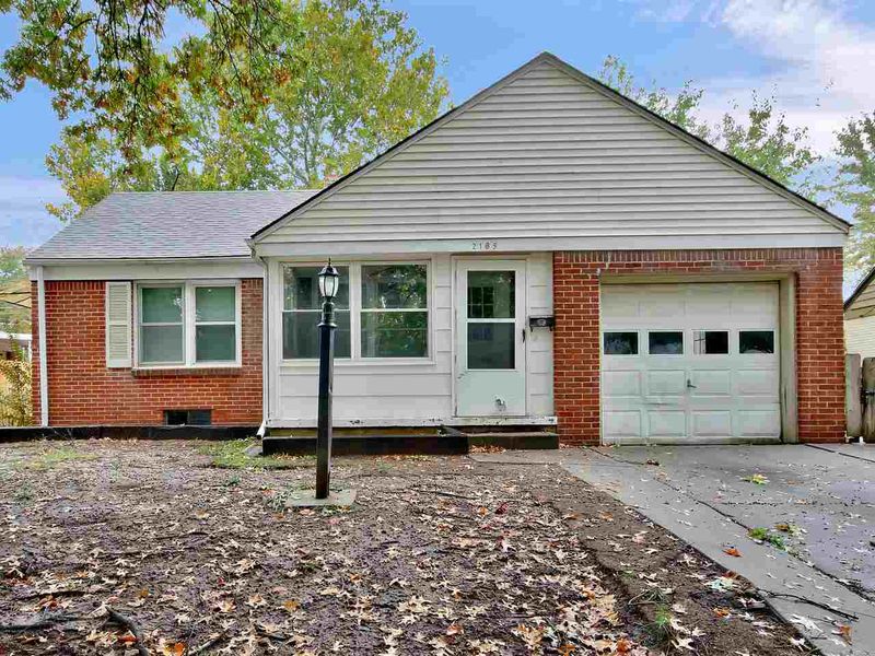 2165 S Pinecrest St, Wichita, KS 67218