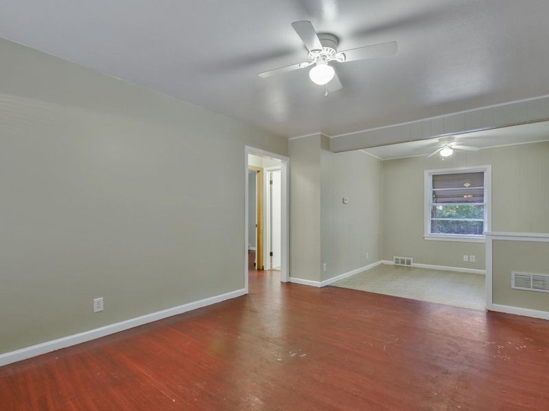 2165 S Pinecrest St, Wichita, KS 67218