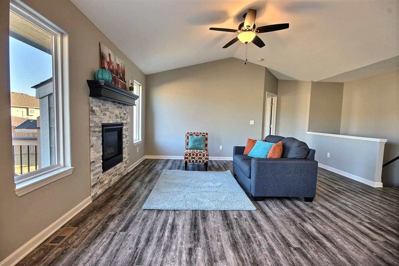 8500 E Chris St, Bel Aire, KS 67226