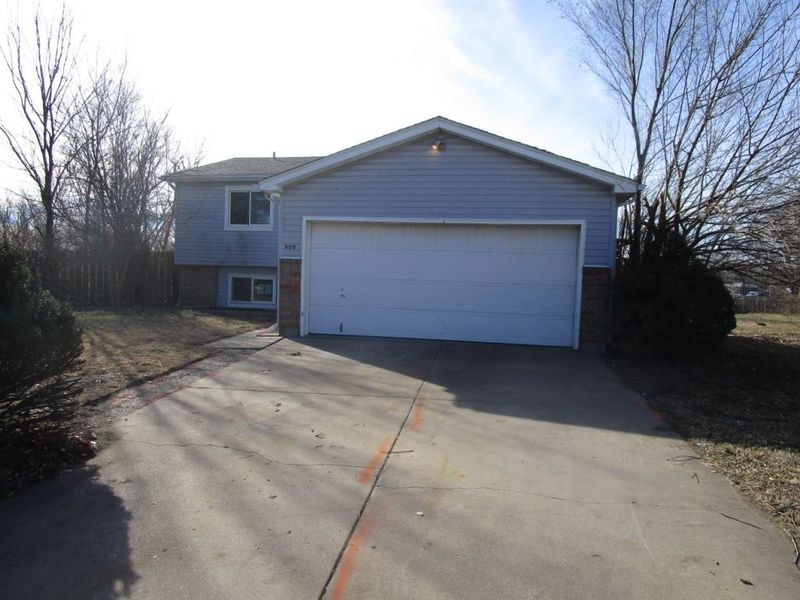 409 E Campus St, Wichita, KS 67216