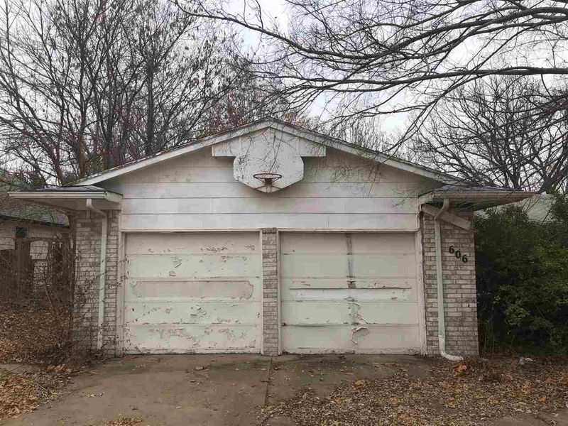 606 N Rockford, Derby, KS 67037