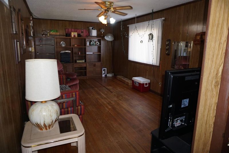 301 N Nelson Ave, Haysville, KS 67060