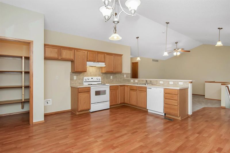 2712 E Old Spring Rd, Derby, KS 67037