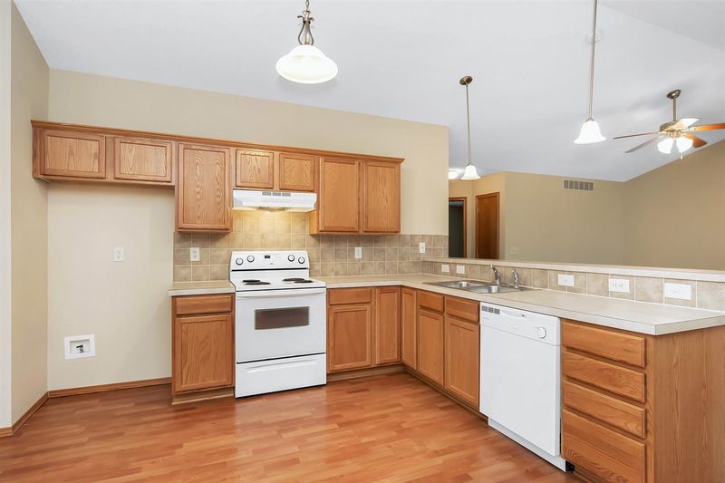 2712 E Old Spring Rd, Derby, KS 67037