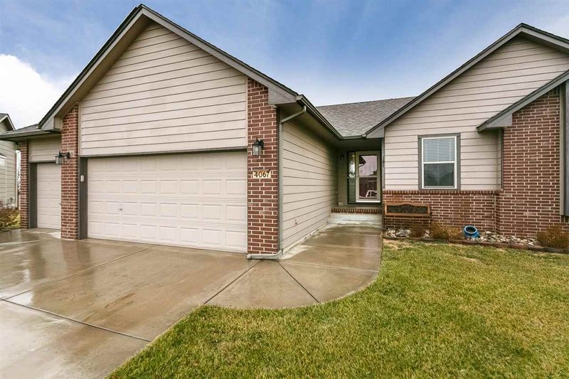 4067 N Westbrook Ct, Maize, KS 67101