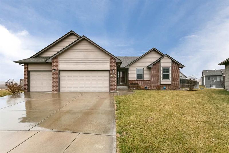 4067 N Westbrook Ct, Maize, KS 67101