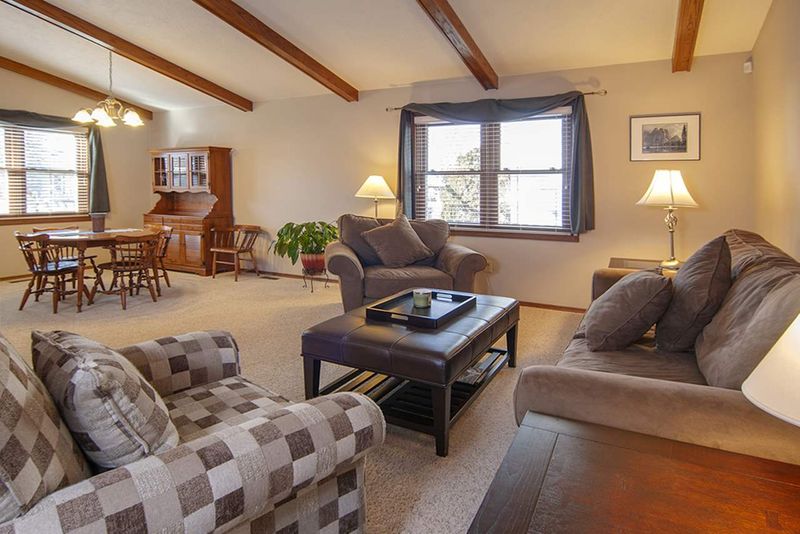 8510 E Mount Vernon Ct, Wichita, KS 67207