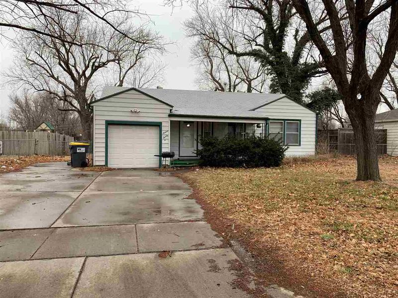 1620 E Selma St, Wichita, KS 67216