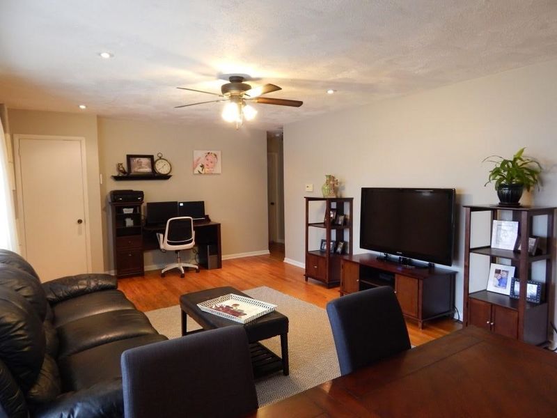 805 Sunset Ln, El Dorado, KS 67042