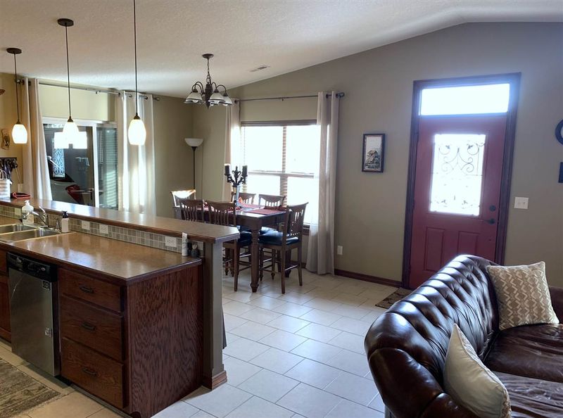 2224 Cottonwood Ct, Winfield, KS 67156