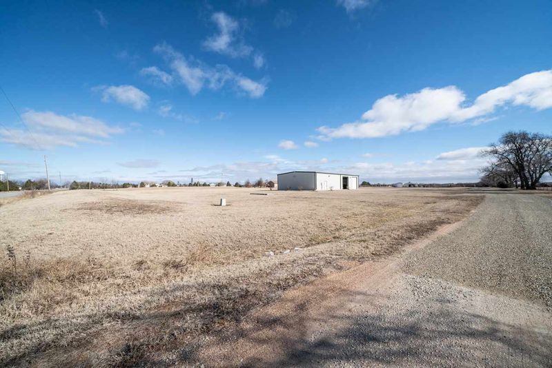 1701 E 98th St N, Valley Center, KS 67147