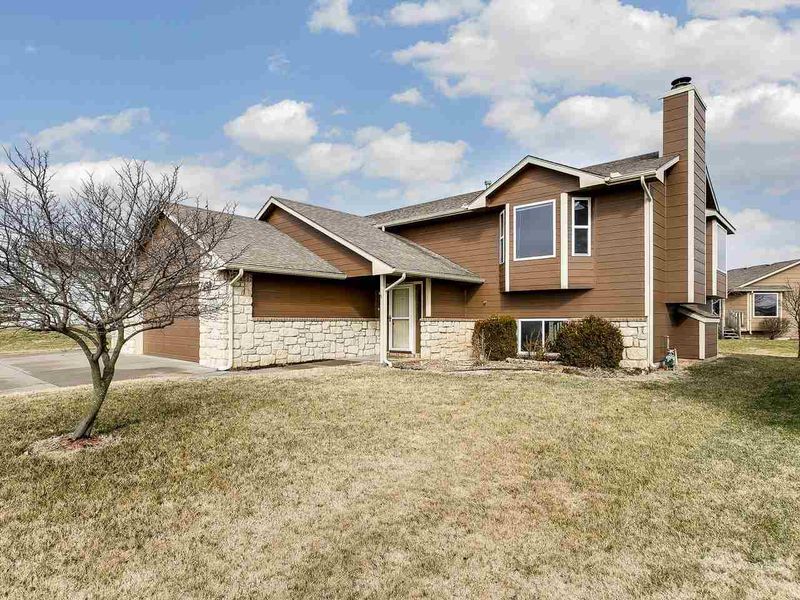4306 Quail Ridge Dr, Winfield, KS 67156