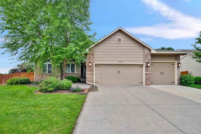 1336 N Robin Ct, Andover, KS 67002