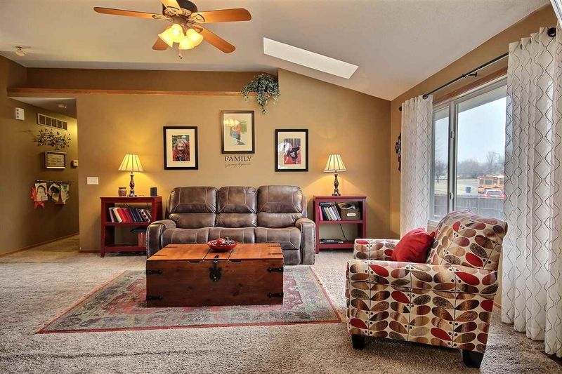 201 S Oaktree Ct, Andover, KS 67002-9067