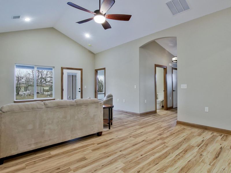2418 E Madison Ave #901, Derby, KS 67037