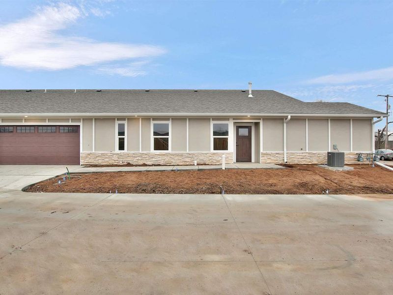 2418 E Madison Ave #901, Derby, KS 67037