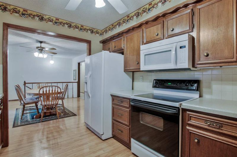1506 E Maple St, Derby, KS 67037
