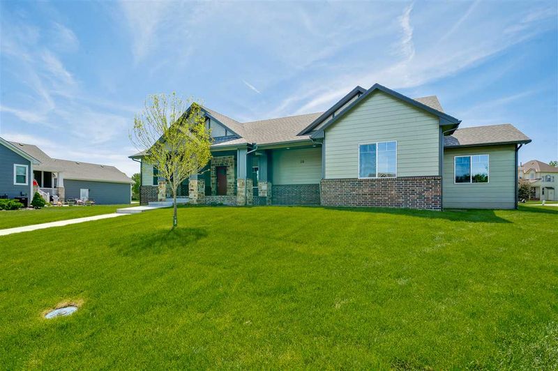 6716 E Summerside Pl, Bel Aire, KS 67226