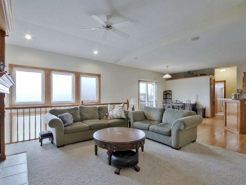 337 S Chippers Ct, Andover, KS 67002