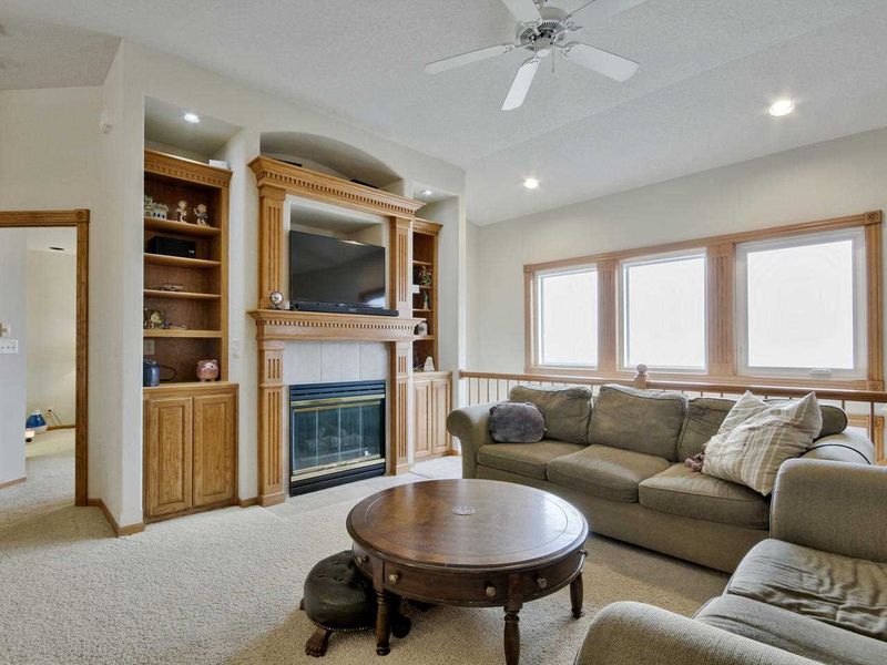337 S Chippers Ct, Andover, KS 67002