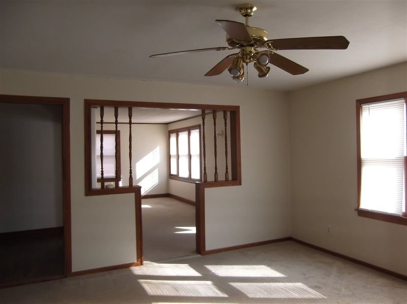 422 E Broadway St, Newton, KS 67114