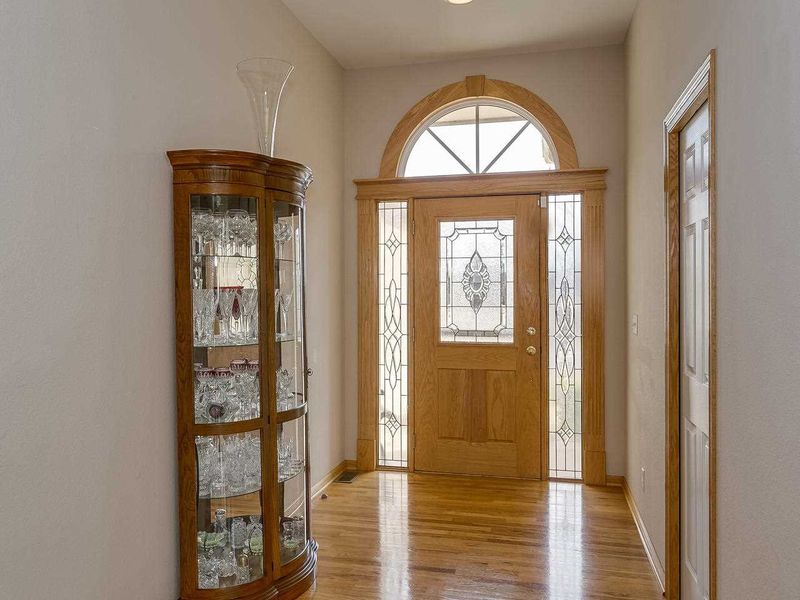 603 S Bent Tree Ct, Derby, KS 67037
