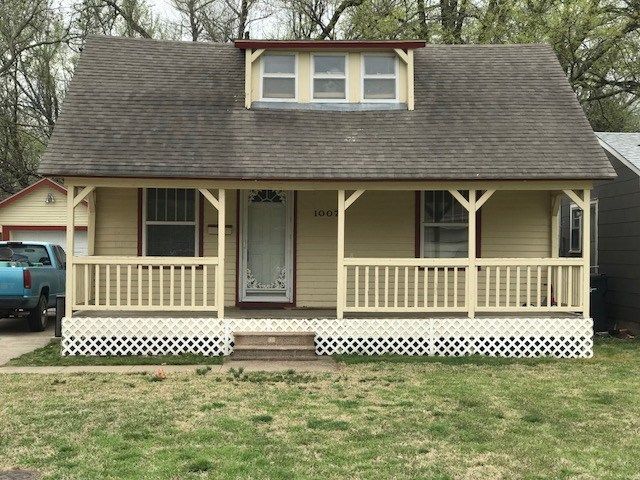 1007 E 8th St, Newton, KS 67114