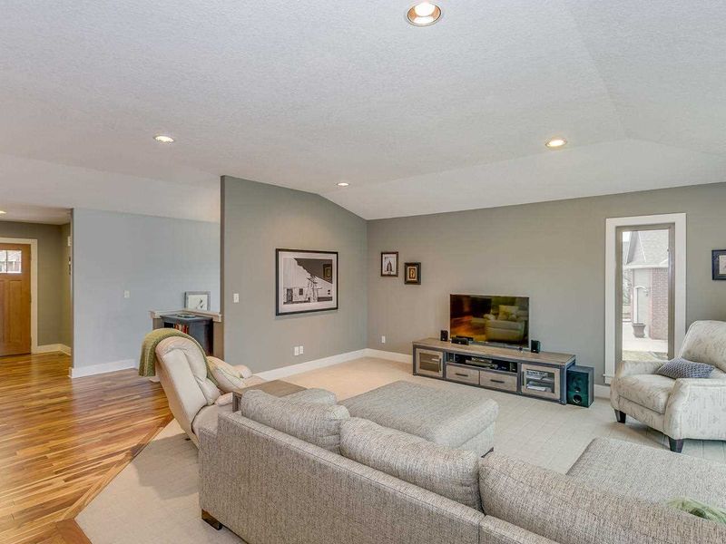 415 E Quail Ridge Ct, Mulvane, KS 67110