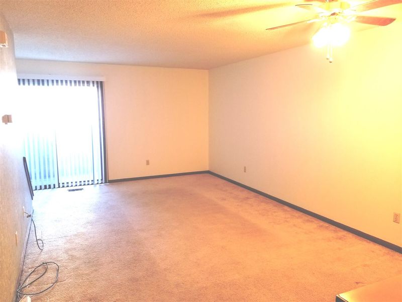 329 E 12th St, Newton, KS 67114