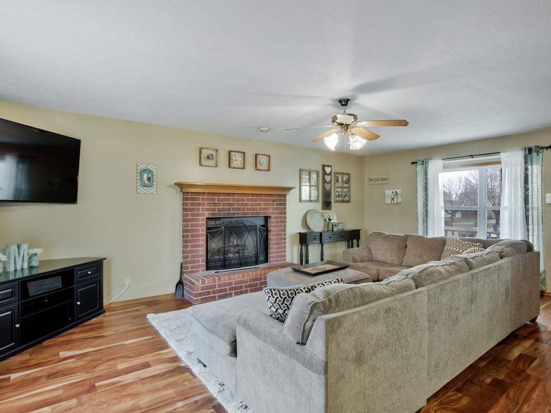 300 E Wild Plum Rd, Derby, KS 67037