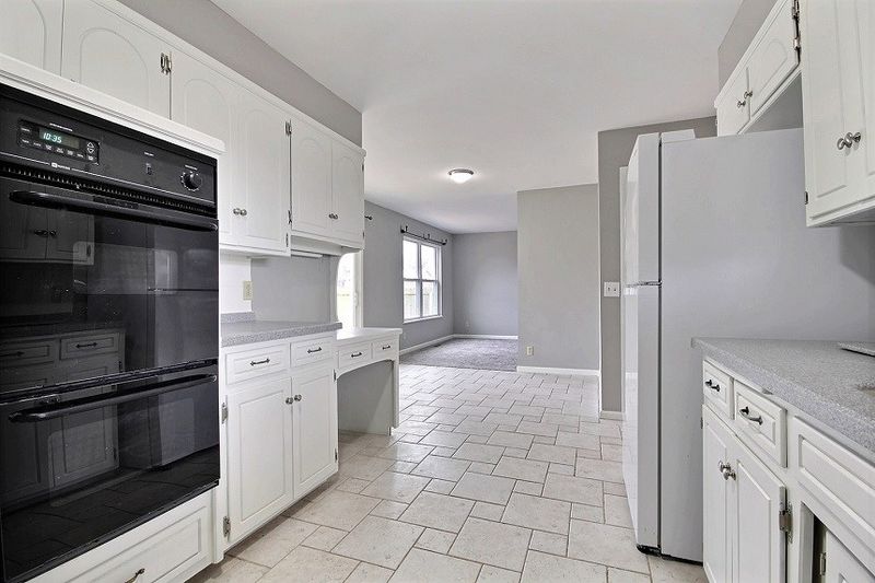 702 S James, Maize, KS 67101