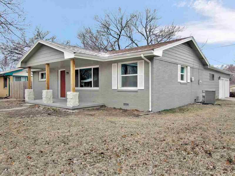 1157 N Westview Dr, Derby, KS 67037