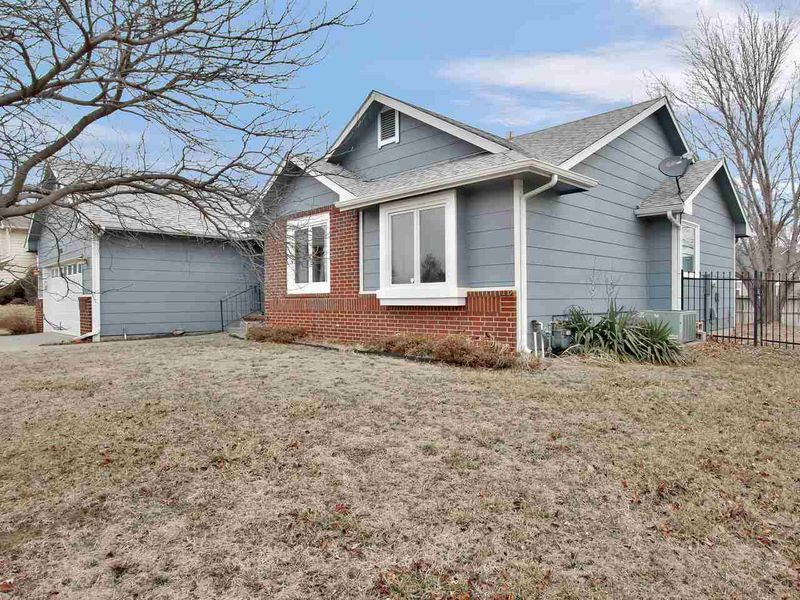 336 Williamsburg St, Andover, KS 67002