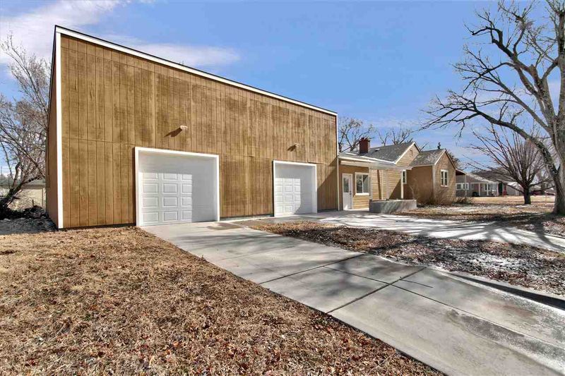5302 E Pine St, Wichita, KS 67208