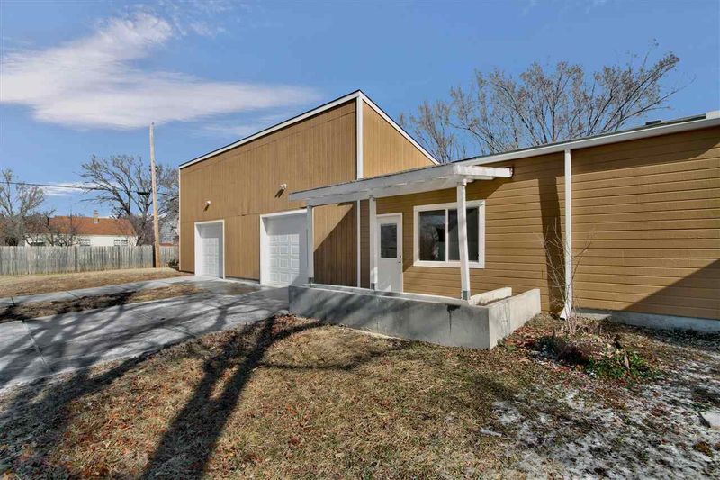5302 E Pine St, Wichita, KS 67208