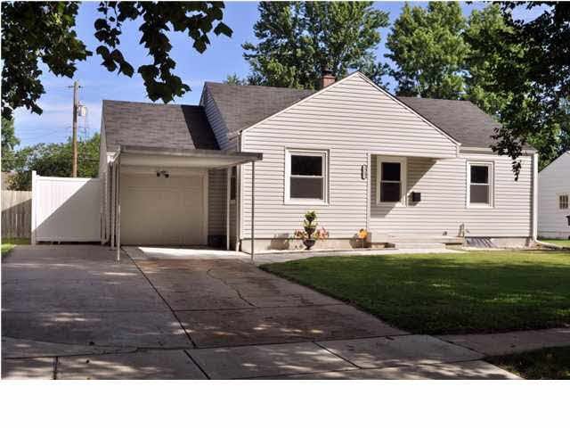 2202 E Menlo St, Wichita, KS 67211