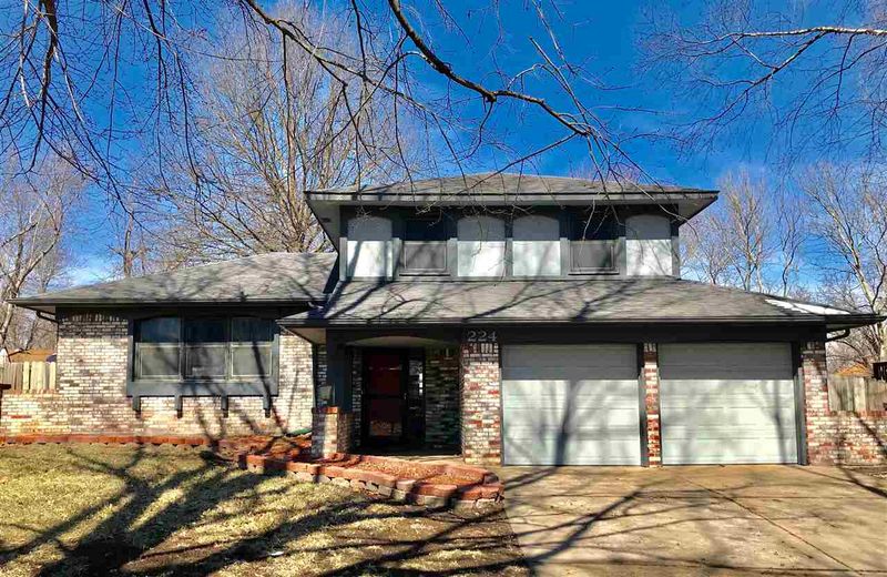 224 Frontier Dr, Mulvane, KS 67110