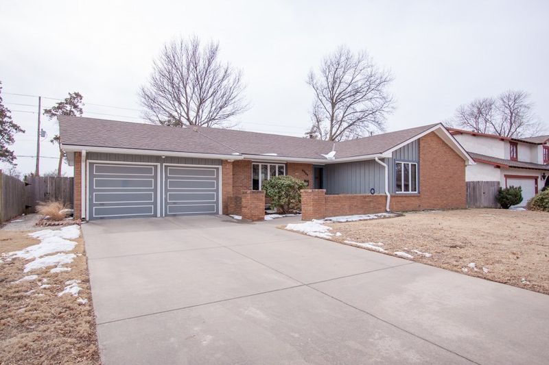 6909 E Stonegate St, Wichita, KS 67206
