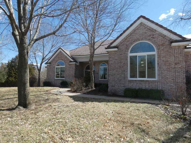 2548 Wilderness Cir, Wichita, KS 67226