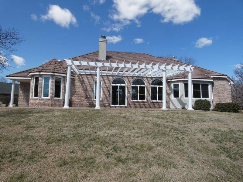2548 Wilderness Cir, Wichita, KS 67226