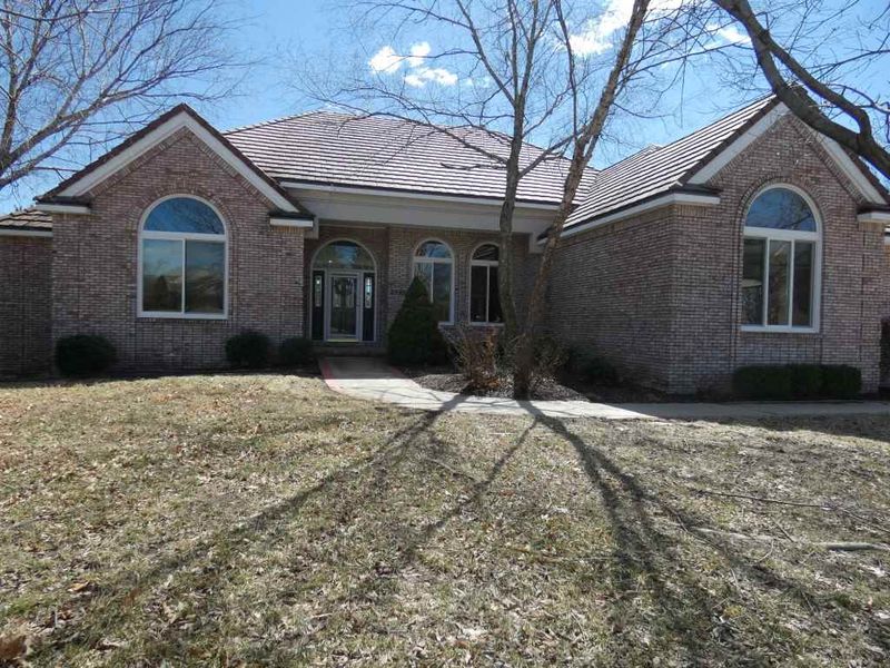 2548 Wilderness Cir, Wichita, KS 67226