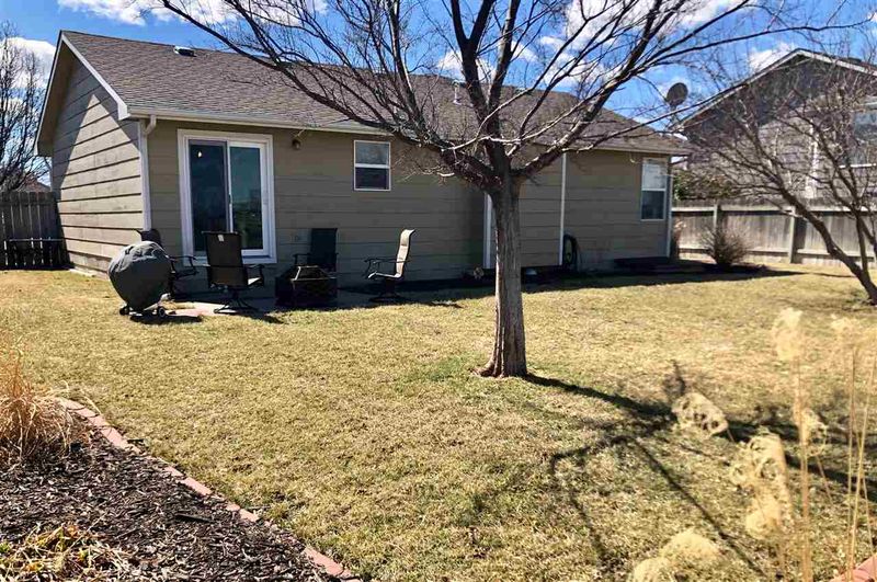 224 Sheffield St, Newton, KS 67114