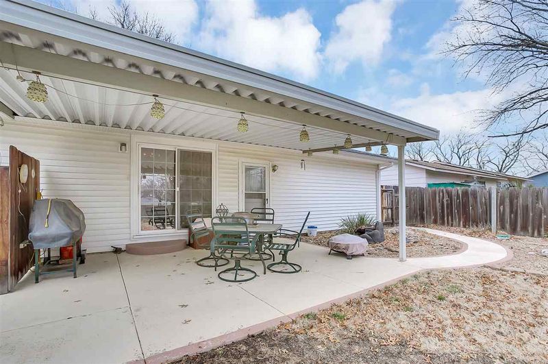 7125 E Zimmerly St, Wichita, KS 67207